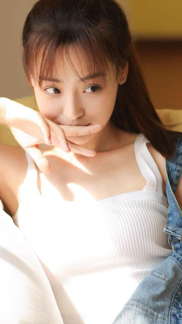 无声处听惊雷—在年度焦点之夜的烈火与重压中,霍勒迪诠释巨星的另一种定义