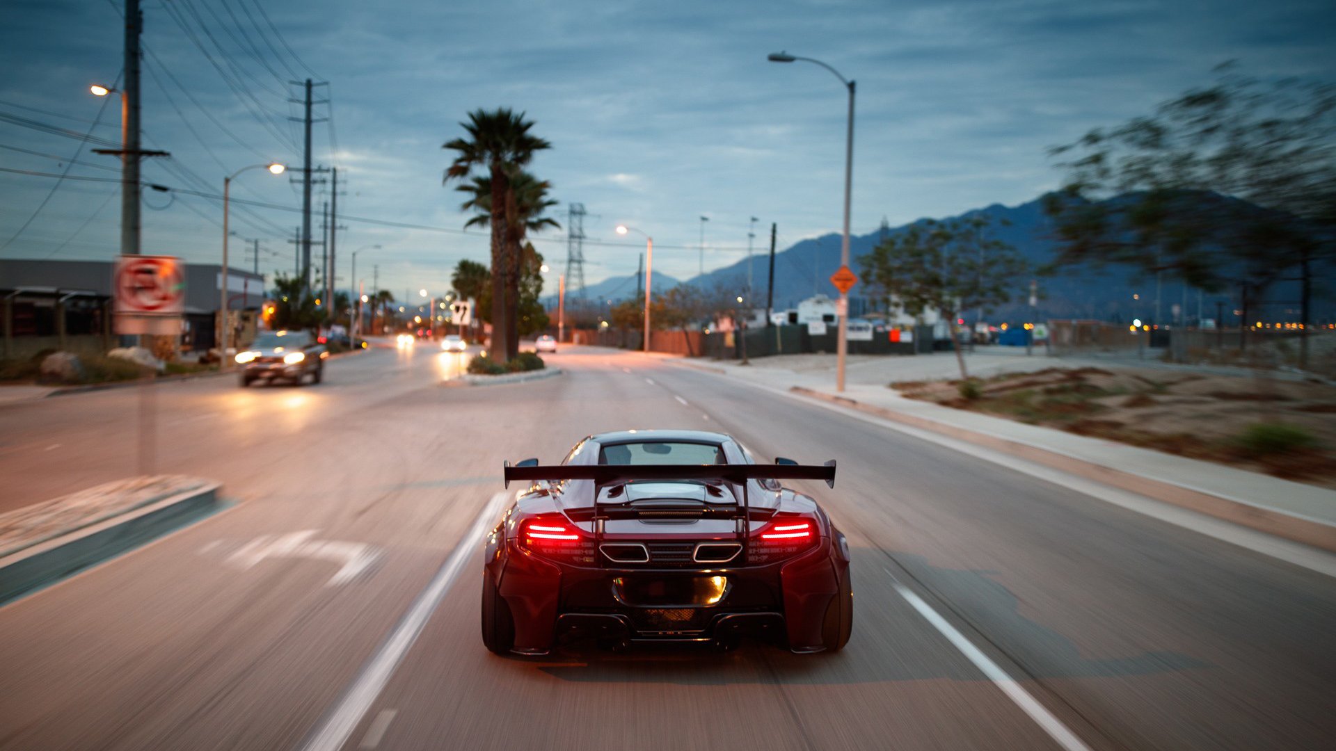 极速与热焰，当F1引擎点燃沙漠之夜，哈利伯顿的指尖燃起三分风暴